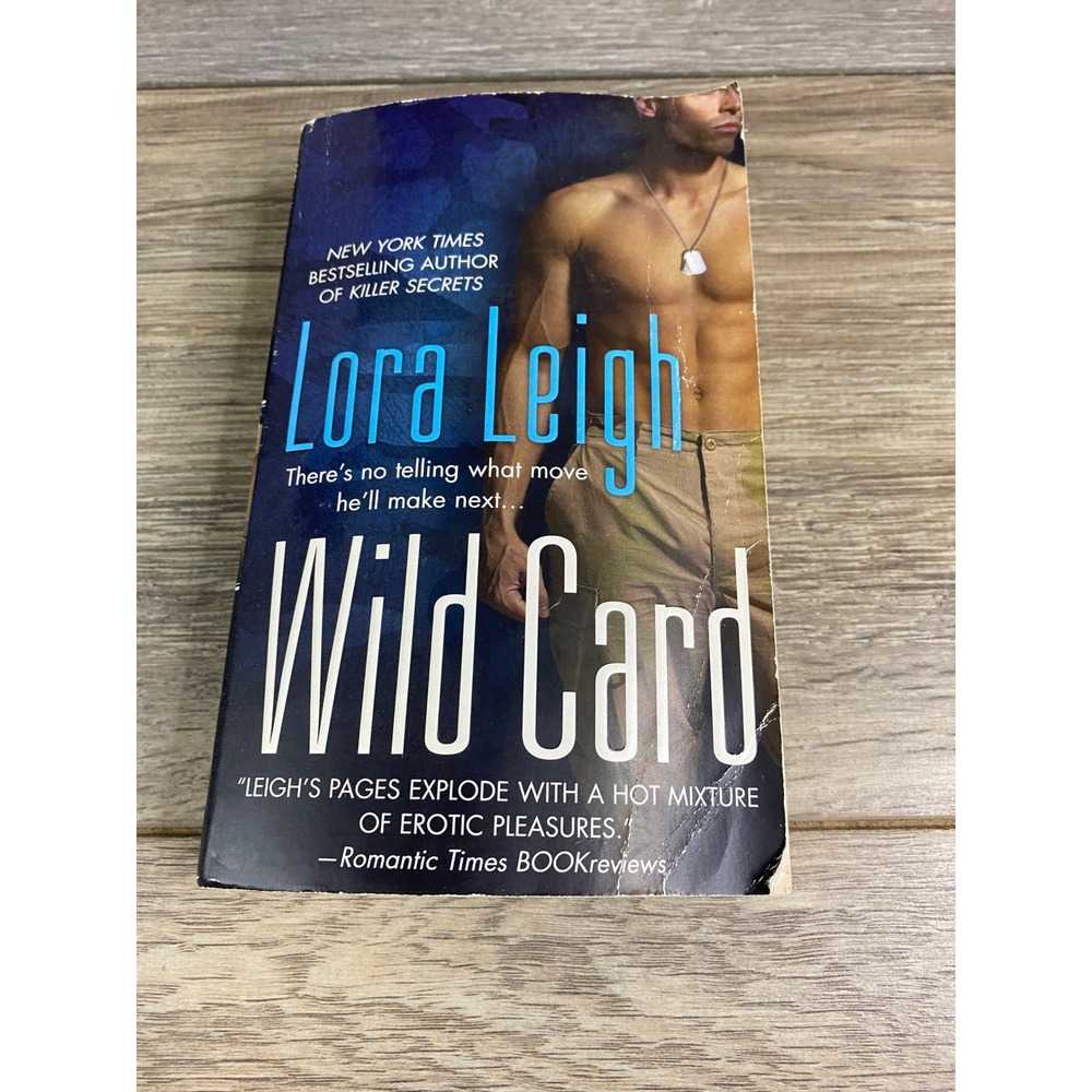 Wild Card Lora Leigh Romantic Suspense Navy SEAL Novel Paperback 9780312945794‎